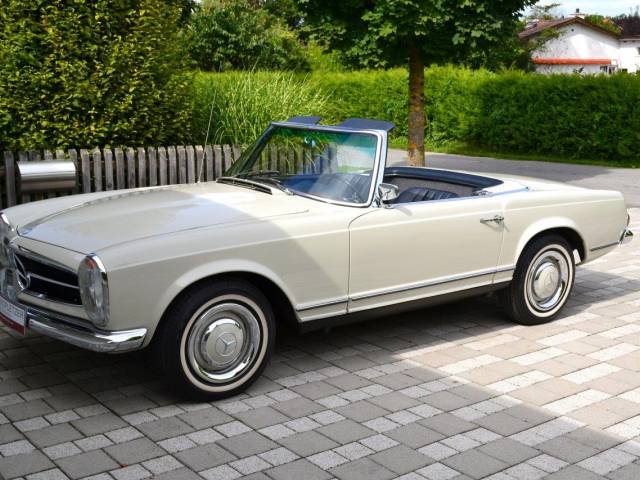 Mercedes-Benz 230 SL