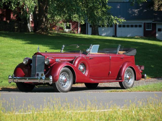 Image 1/22 of Packard Twelve (1935)