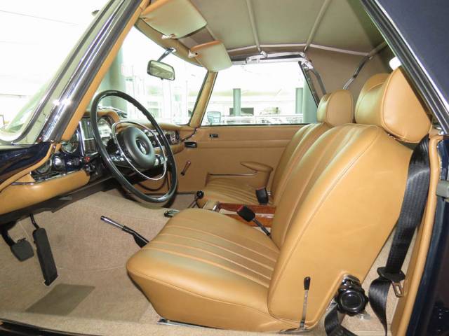 Mercedes-Benz 280 SL