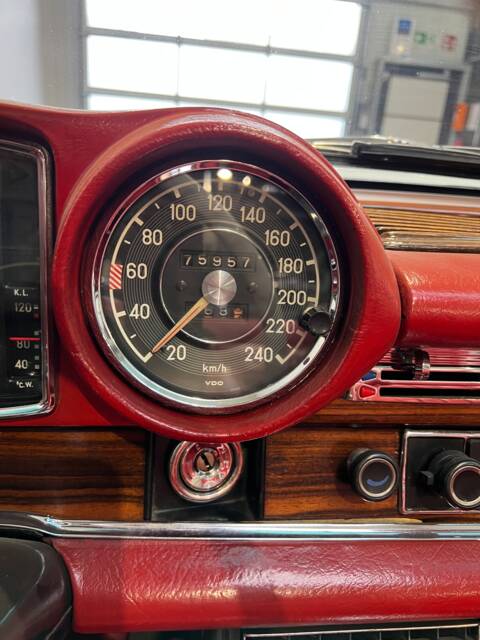 Mercedes-Benz 280 SE