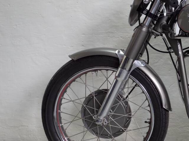Norton International Model 40