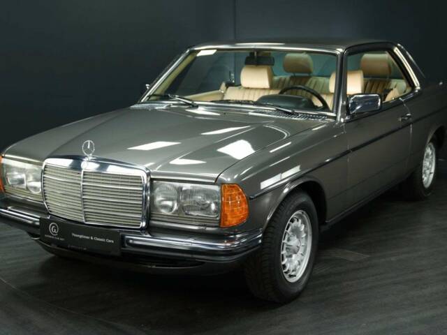 Imagen 1/30 de Mercedes-Benz 280 CE (1984)