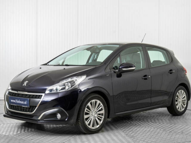 Image 1/50 de Peugeot 208 1.2 PureTech 82 (2019)