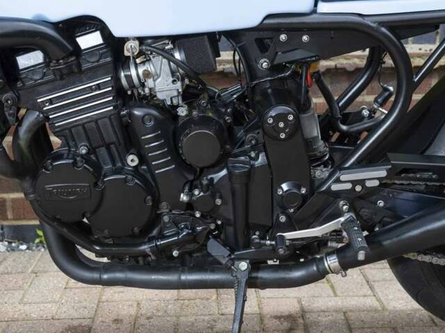 Triumph Daytona 900