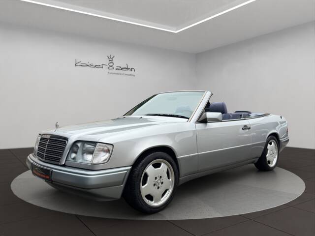 Bild 1/21 von Mercedes-Benz E 200 (1995)