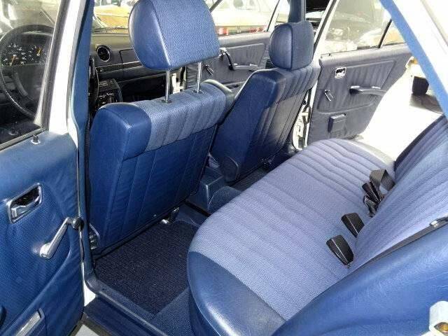 Mercedes-Benz 200