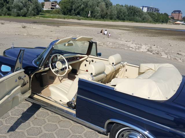 Mercedes-Benz 300 SE