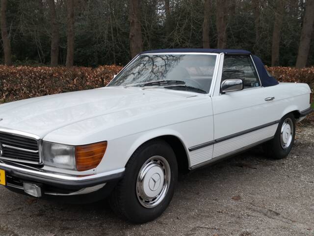 Imagen 1/33 de Mercedes-Benz 280 SL (1985)