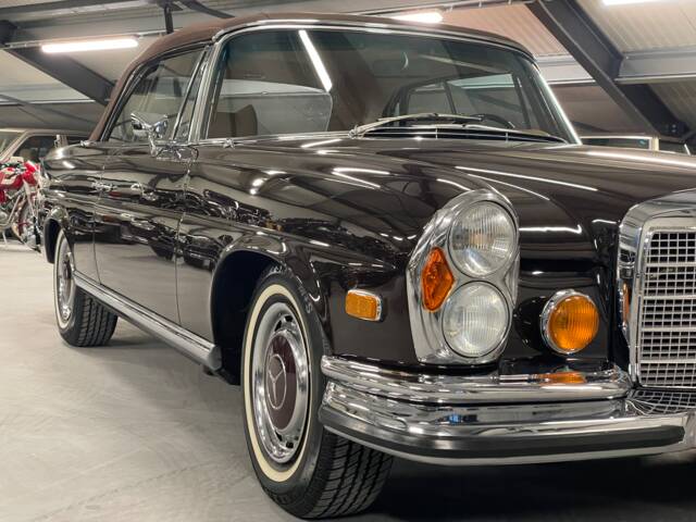 Mercedes-Benz 280 SE