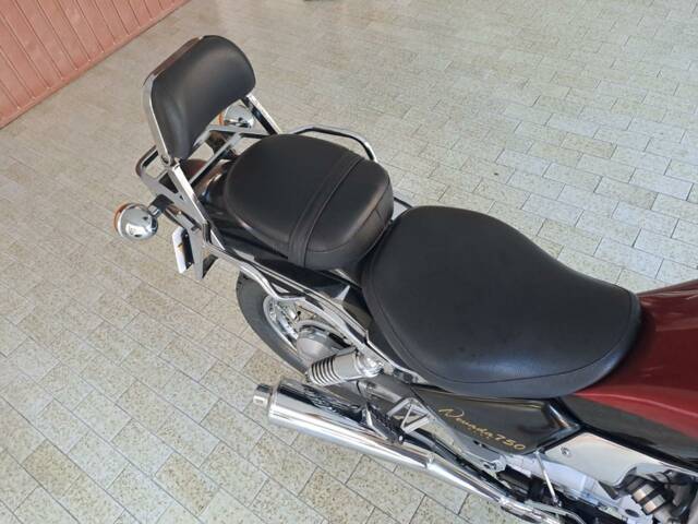 Moto Guzzi Nevada 750