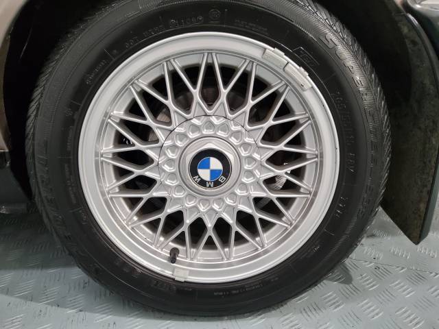 BMW 325i