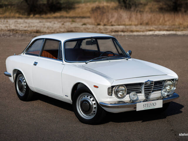 Alfa Romeo Giulia 1600 Sprint GT Veloce