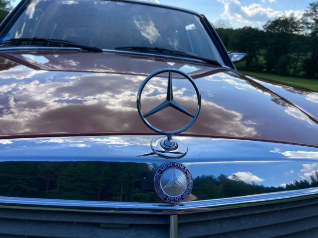 Mercedes-Benz 240 D