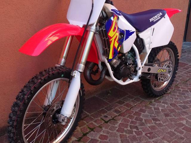 Image 1/8 of Honda DUMMY (1995)