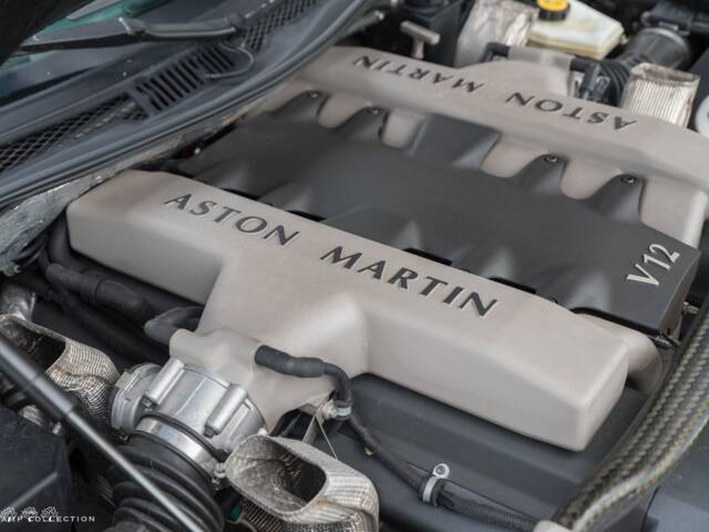 Aston Martin V12 Vanquish