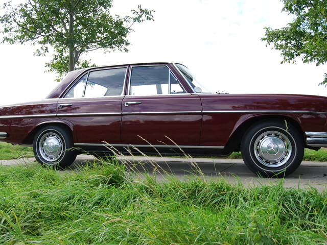 Mercedes-Benz 280 SE