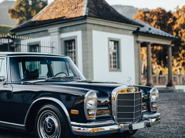 Mercedes-Benz 600