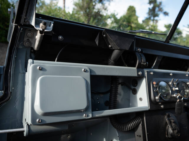 Land Rover 109