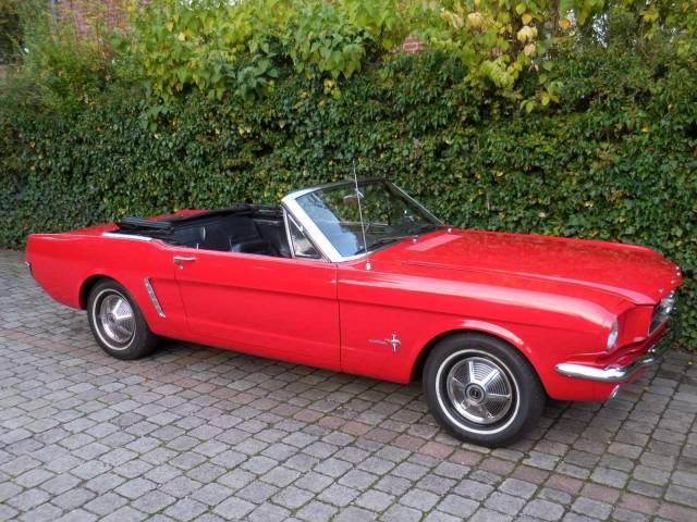 Ford Mustang 200