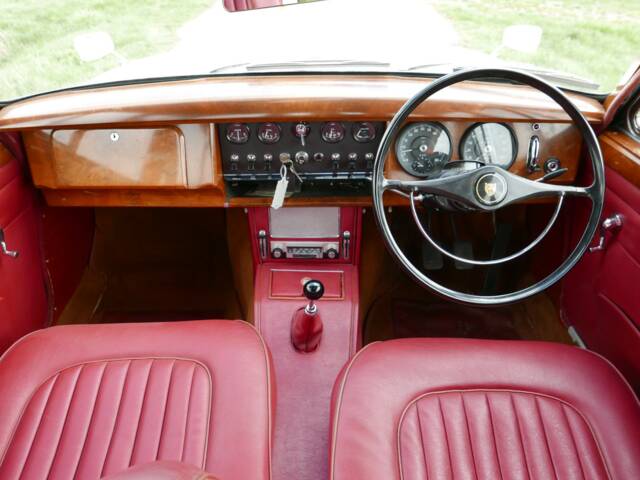 Jaguar 240