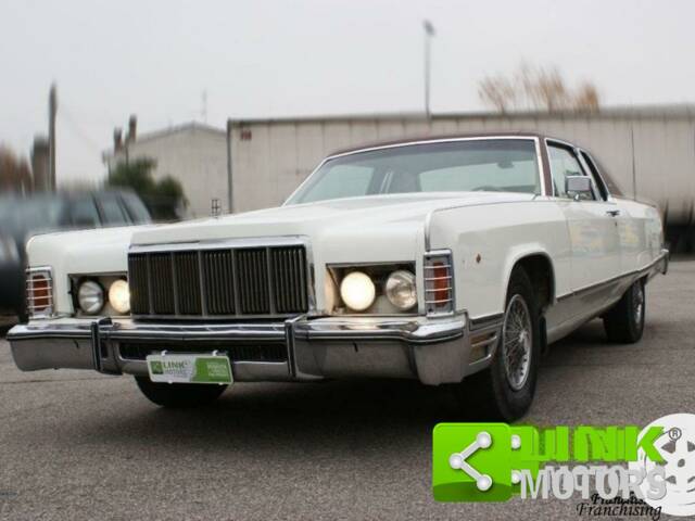 Image 1/10 de Lincoln Continental Town Coupe (1982)