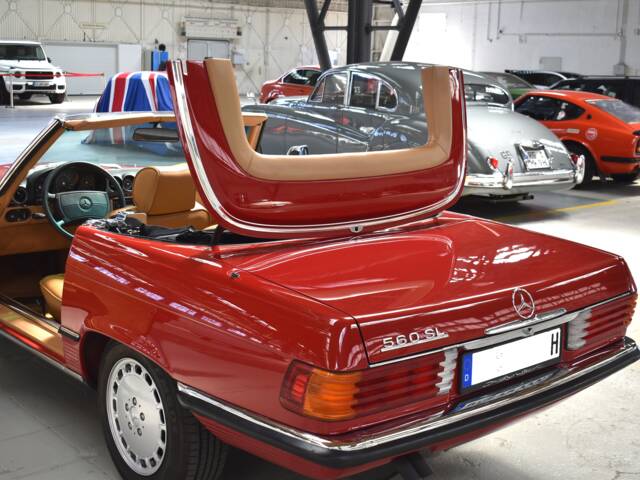 Mercedes-Benz 560 SL