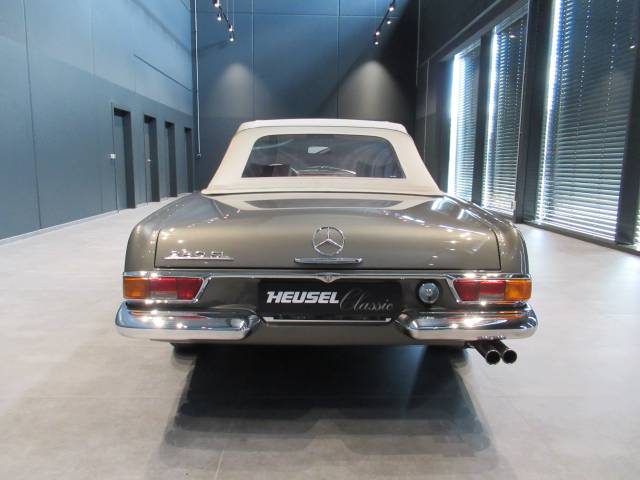 Mercedes-Benz 280 SL