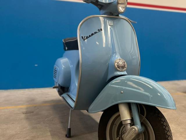 Piaggio Vespa 90