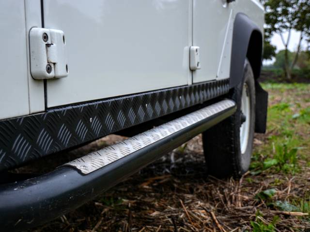 Land Rover Defender 110
