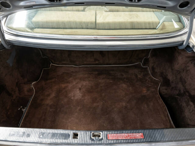 Mercedes-Benz 560 SEC