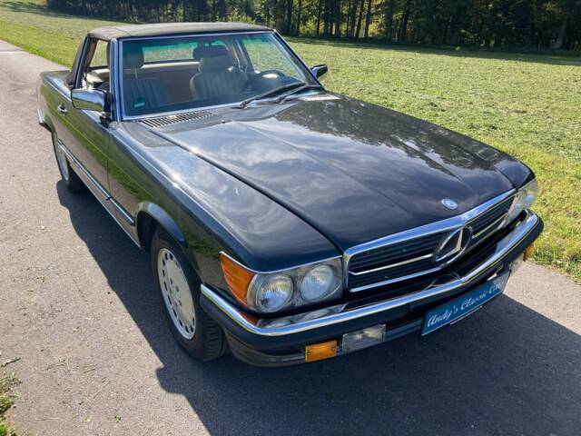 Mercedes-Benz 560 SL