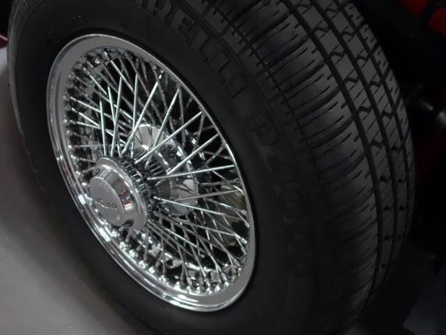Jaguar E-Type V12