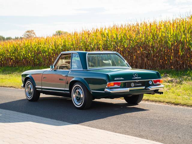 Mercedes-Benz 280 SL