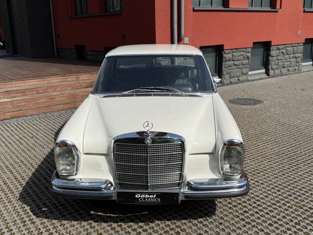Mercedes-Benz 280 SE