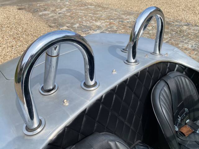AC Cobra 427