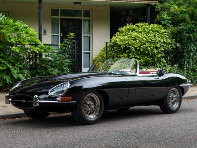 Image 1/22 of Jaguar E-Type 3.8 (1964)