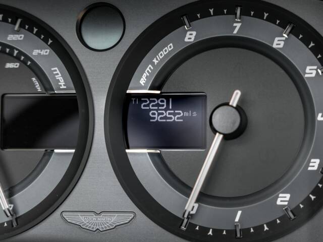 Aston Martin DB 9 GT Volante