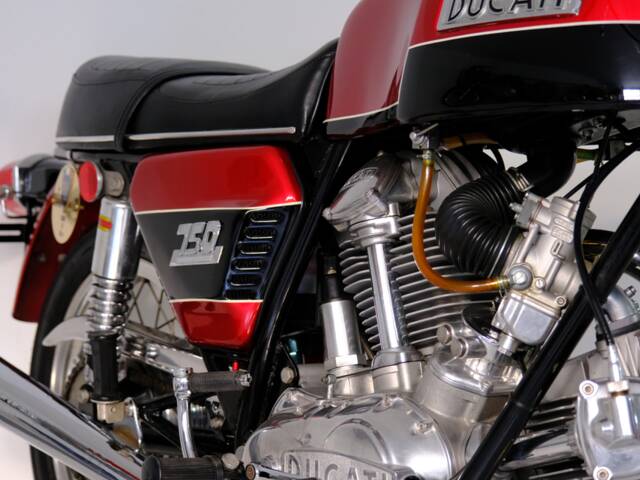 Ducati 750 GT