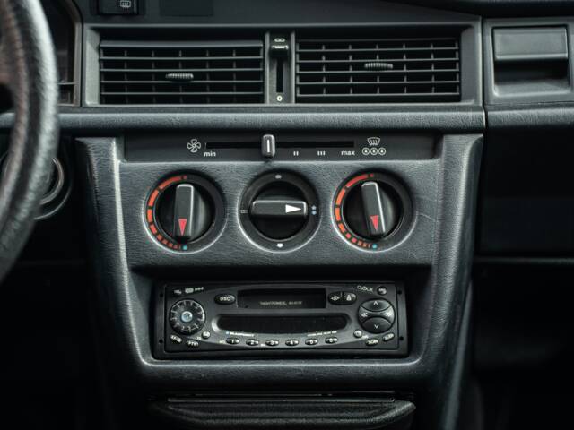 Mercedes-Benz 190 E