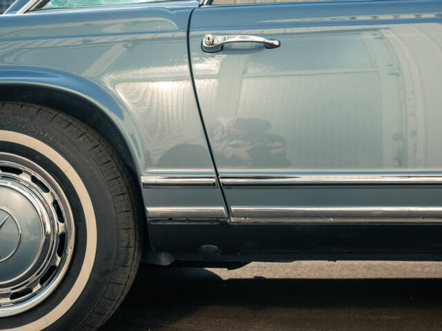 Mercedes-Benz 280 SL