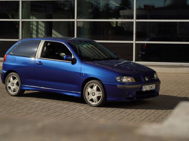 Image 1/50 de SEAT Ibiza 1.8 20VT Cupra (2002)