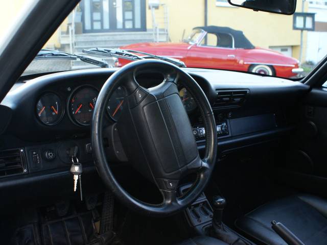 Porsche 911 Carrera 4