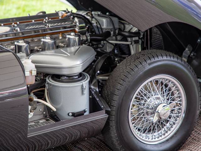 Jaguar E-Type 4.2