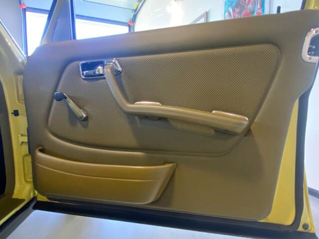 Mercedes-Benz 200 D