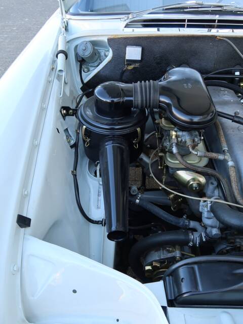 Mercedes-Benz 220 b