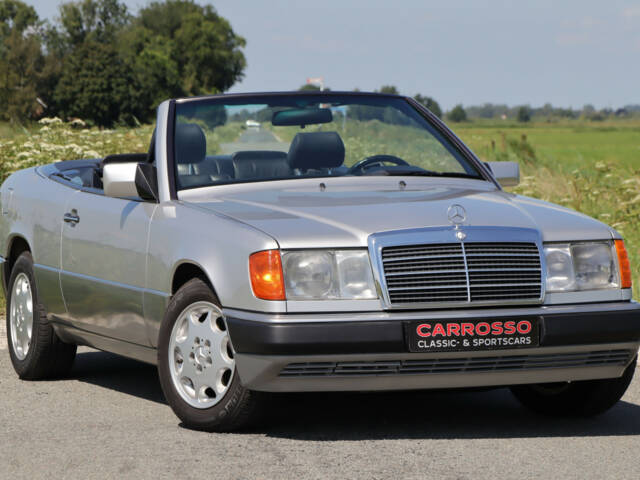 Image 1/39 of Mercedes-Benz 300 CE-24 (1992)