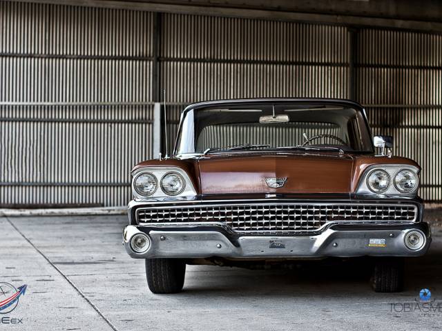 Ford Fairlane 500