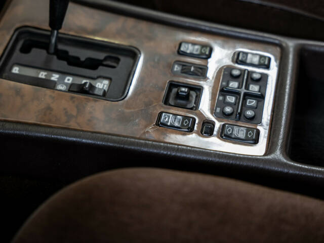 Mercedes-Benz 560 SEC