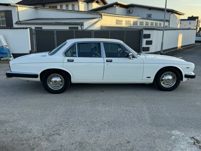 Jaguar Sovereign H.E. V12