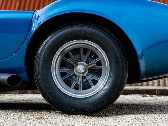 AC Cobra 427